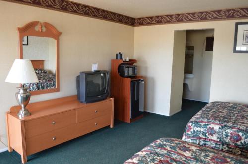 Gateway Inn Fairfield - photo 14