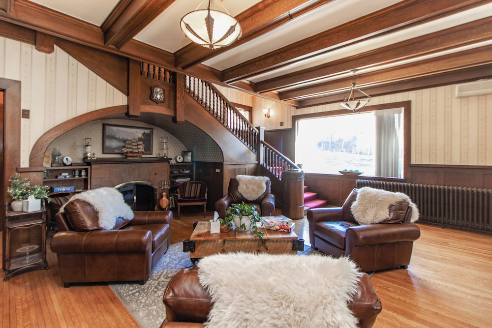 Historic GG Barnum Mansion by Heirloom Boutique Collection - photo 92