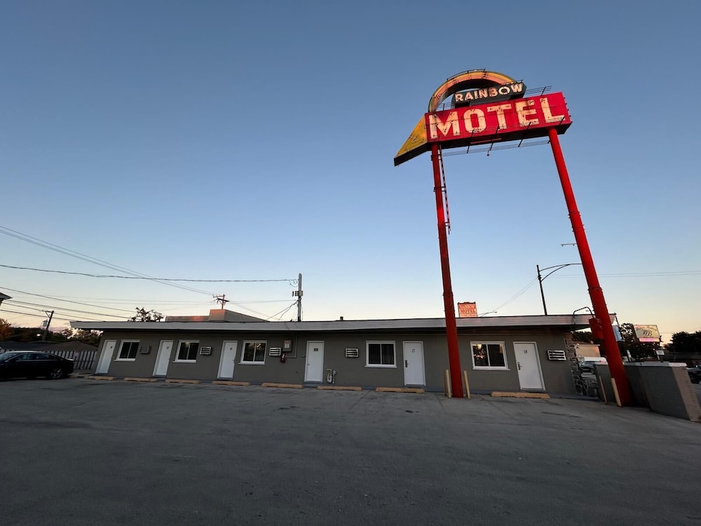 Rainbow Motel in Chicago, United States