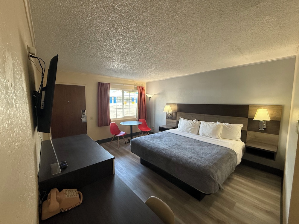 Pine Needles Inn - photo 12