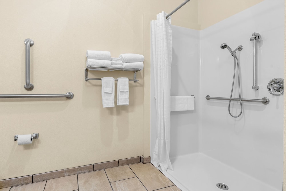 Cobblestone Hotel & Suites Lynden - photo 67