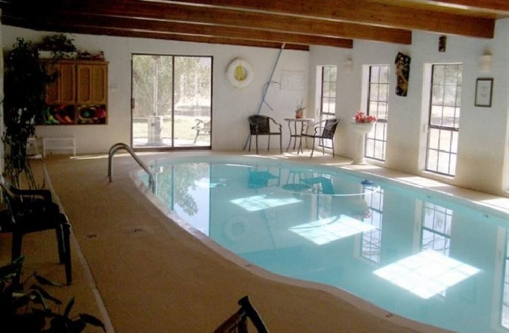 Tavares Inn - photo 19