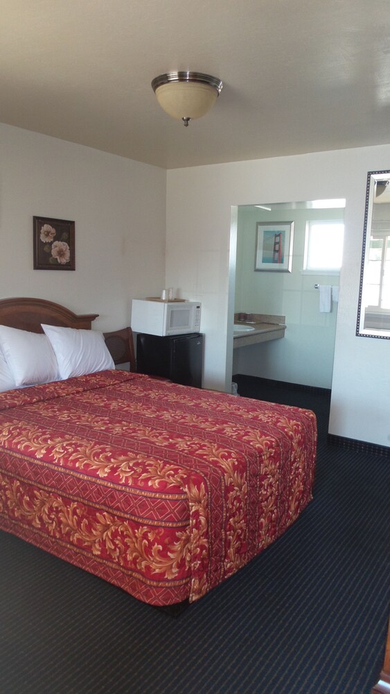 Holiday Motel Oakdale - photo 4