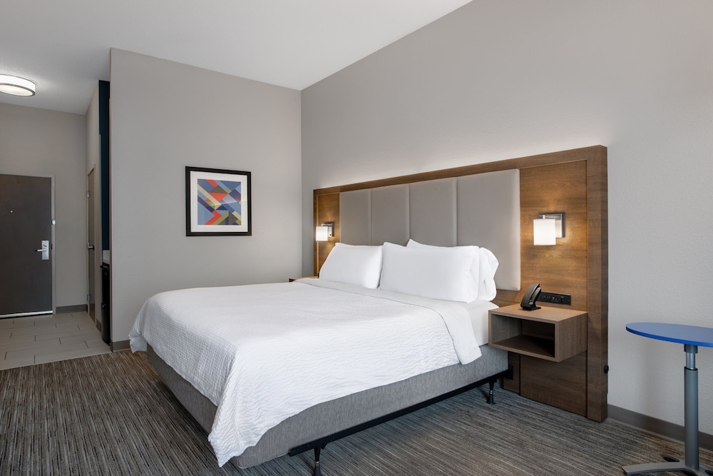 Holiday Inn Express Hotel & Suites Clinton by IHG - photo 23
