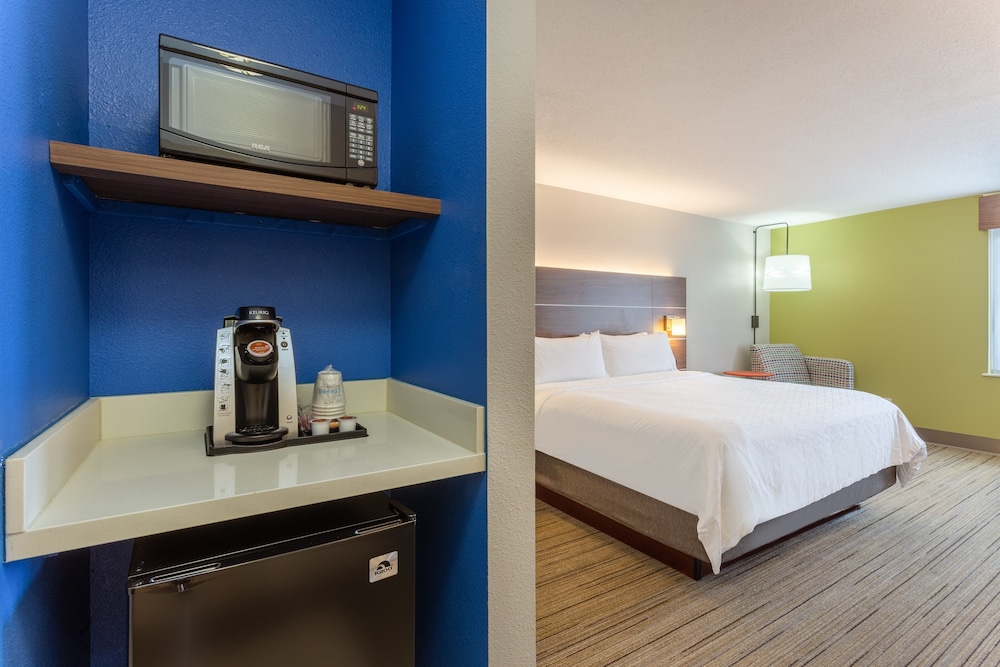 Holiday Inn Express & Suites Scottsburg by IHG - photo 8