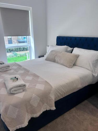 The Ivy Abode 2 bedroom Apartment — 4-Star Luxury Hotel in Harlow, United Kingdom