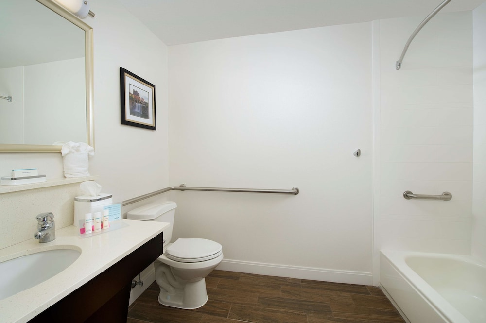 Hampton Inn Rochester Greece - photo 13