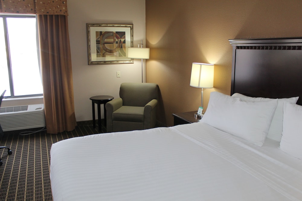 Holiday Inn Express Kansas City Liberty by IHG - photo 8