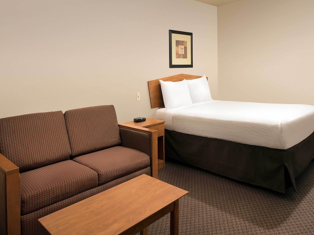 WoodSpring Suites Junction City - photo 11
