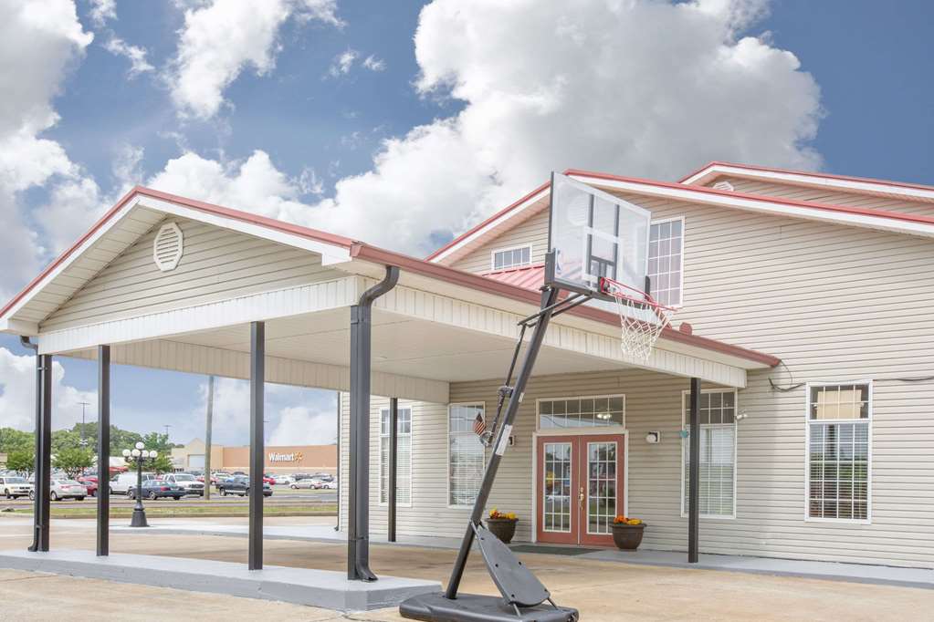 Super 8 by Wyndham Talladega AL - photo 3