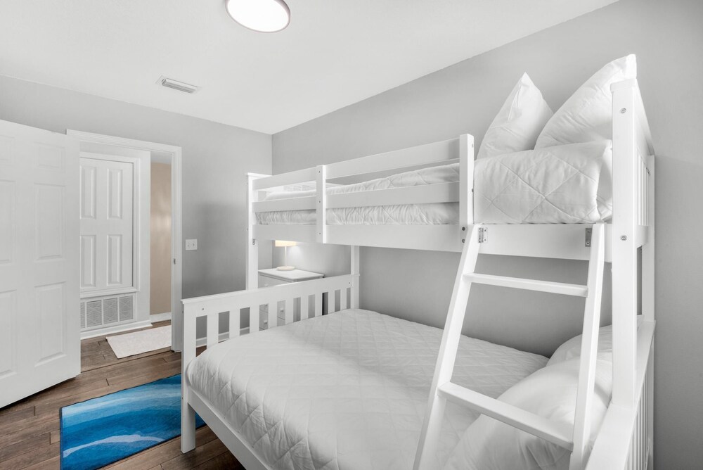 Nautilus in Navarre, United States