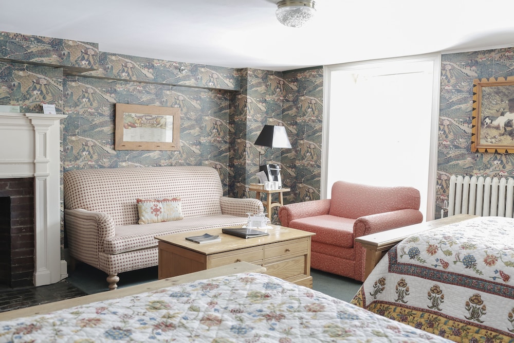 Beekman Arms and Delamater Inn - photo 32