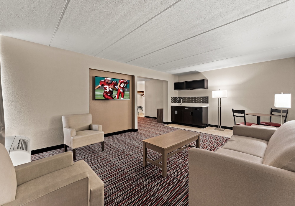 Red Roof Inn Reading - photo 7
