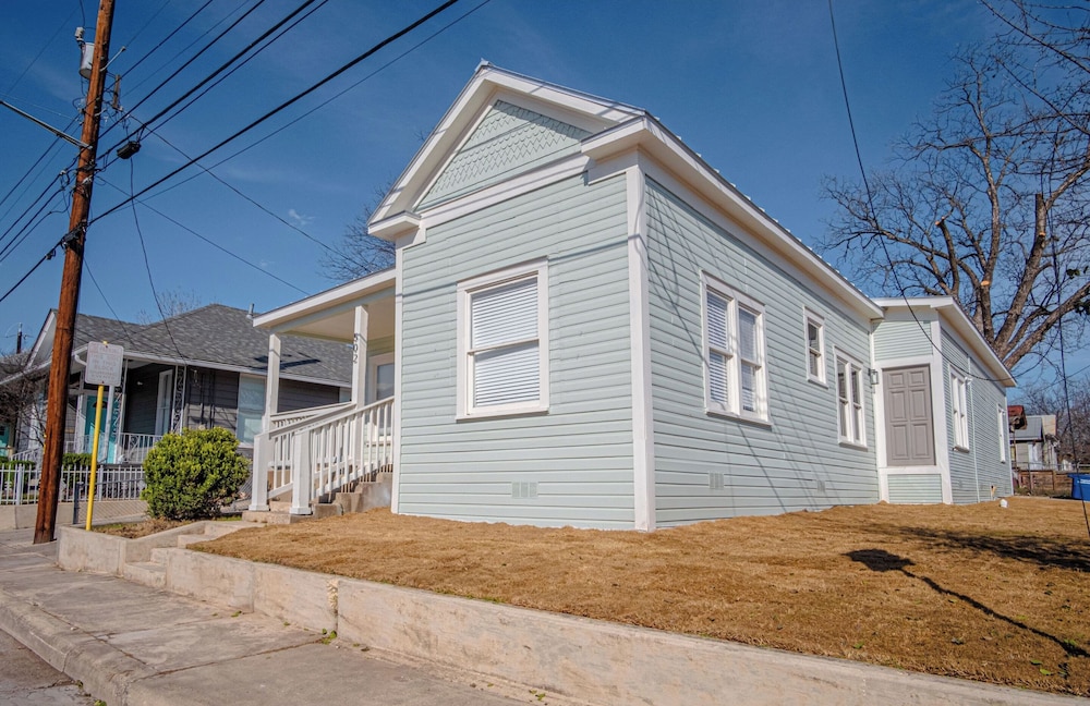 Create Memories 4br 3ba Near Riverwalk & Downtown in San Antonio, United States