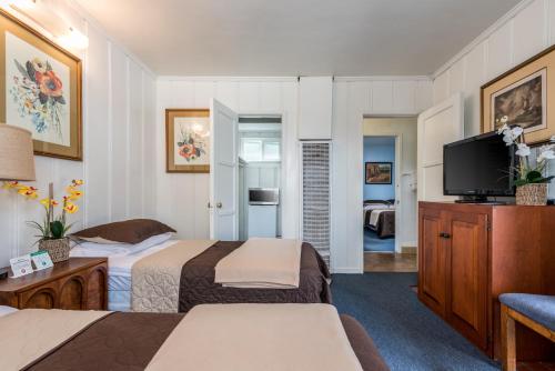 Wilshire Motel - photo 17