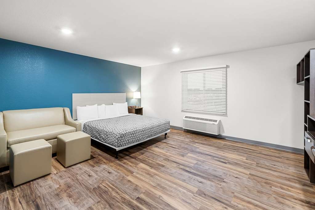 Woodspring Suites Kansas City Airport - photo 24