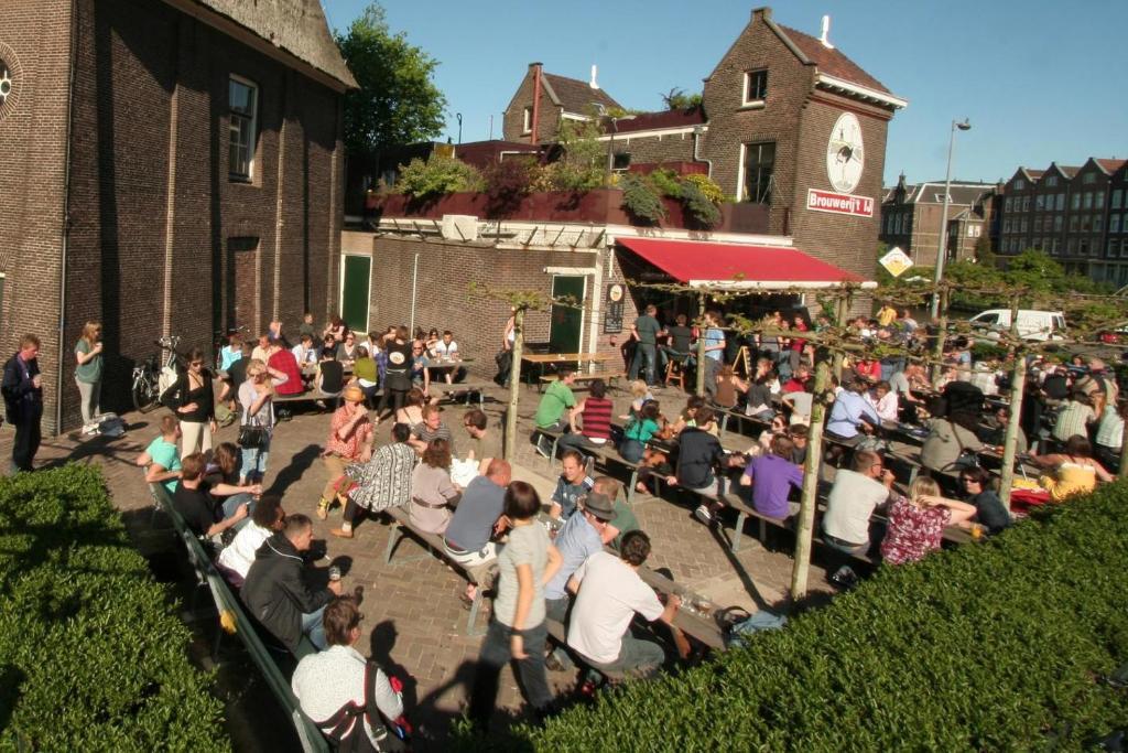 Romantic quiet studio on the canal — Amsterdam — photo 4