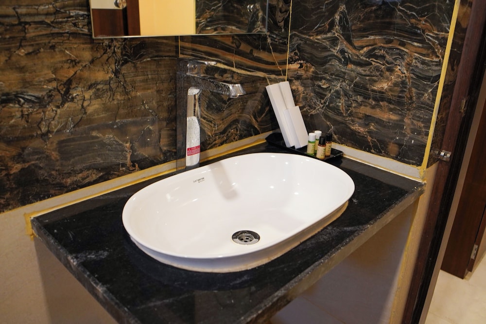The Royal Sea — Digha