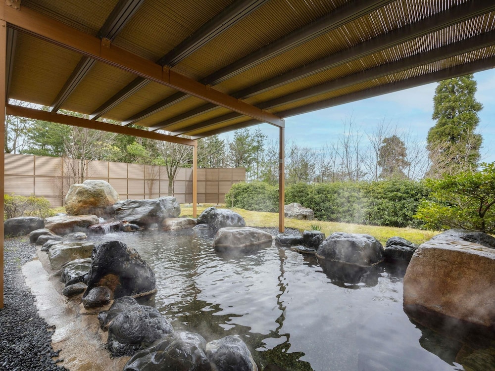 Mercure Toyama Tonami Resort & Spa — 4-Star Luxury Hotel in Tonami, Japan