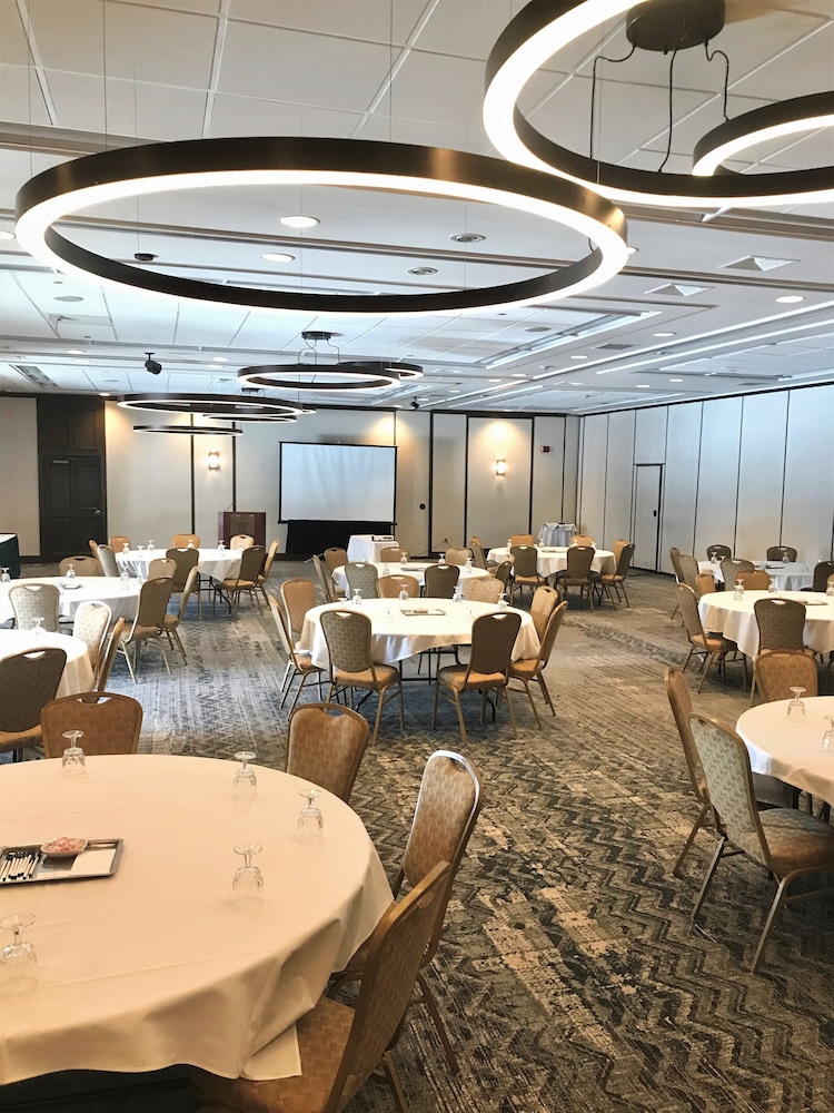 Delta Hotels by Marriott Burlington - photo 26