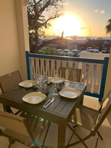Duplex Cosy au cœur de Marigot — 4-Star Luxury Hotel in Marigot, Saint Martin