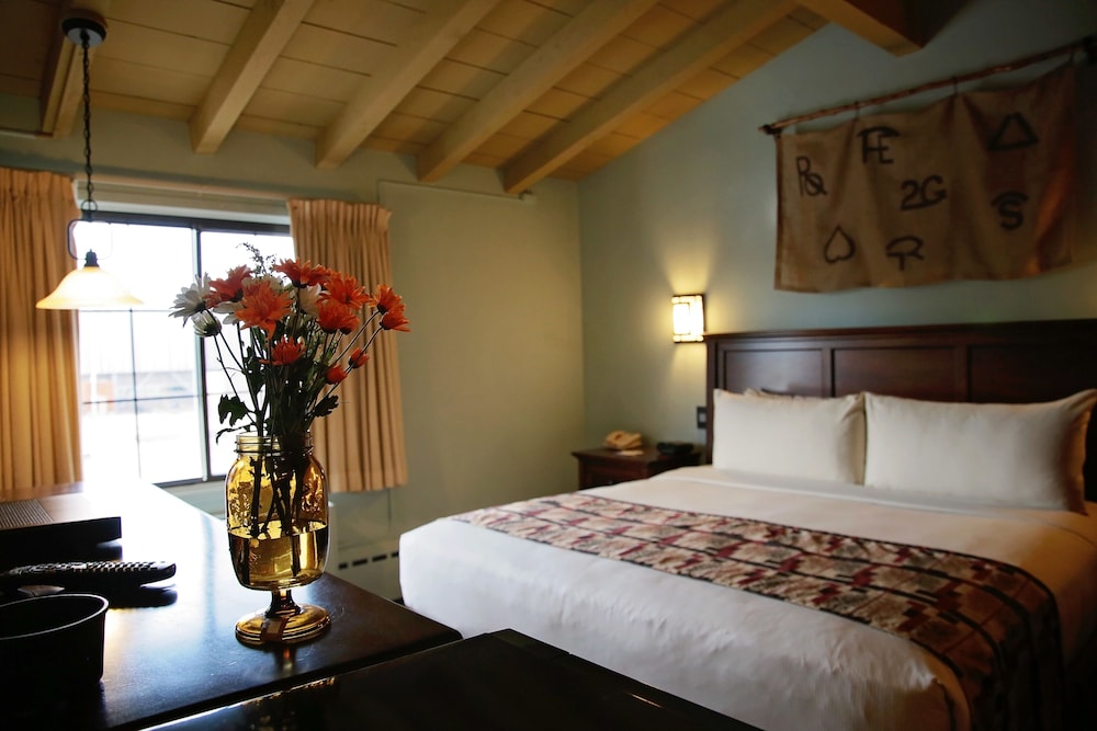 Dude Rancher Lodge - photo 10