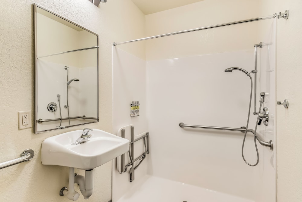 Candlewood Suites Portland Airport by IHG - photo 46