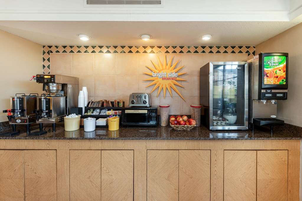 La Quinta Inn by Wyndham Bossier City - photo 23