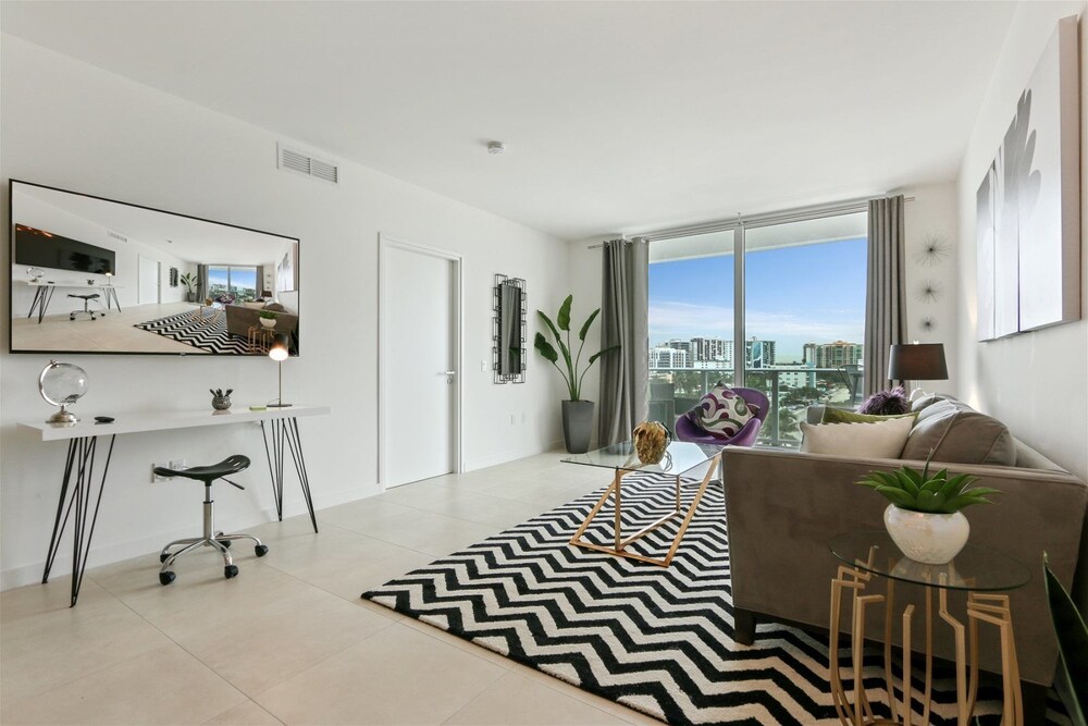 Top Fort Lauderdale Condo 7th Floor Private and Sanitized Hotel Amenities Free Parking for Stays Over 27 Days 400 ft From the Beach. Hosted by Super Host Fort Lauderdale - photo 14