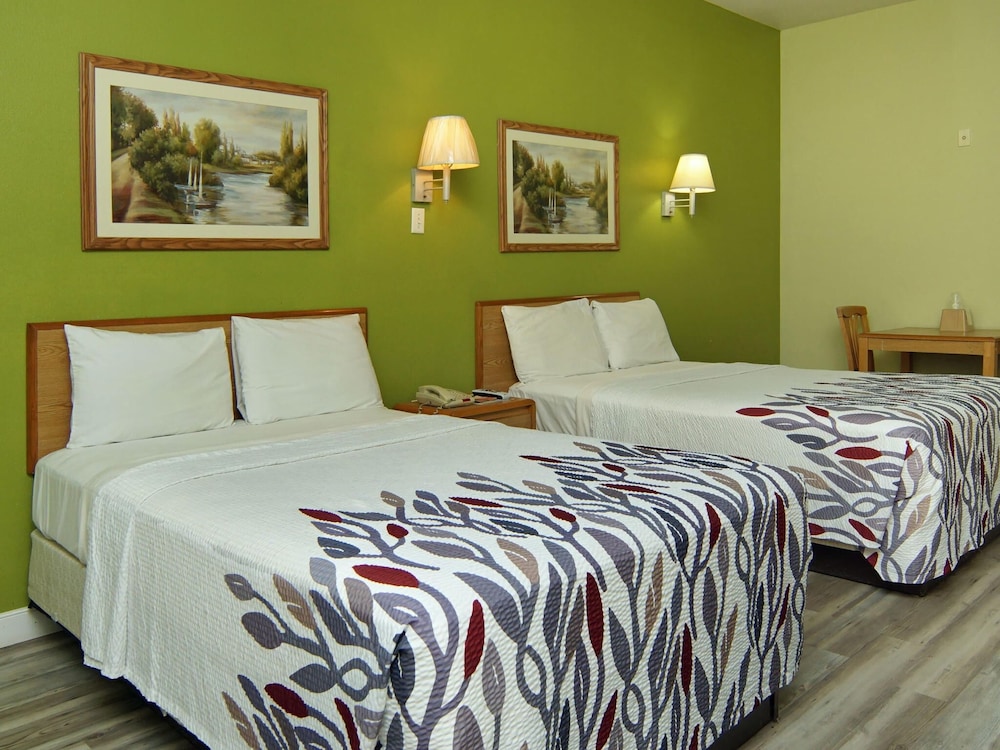 Quality One Motel - photo 7