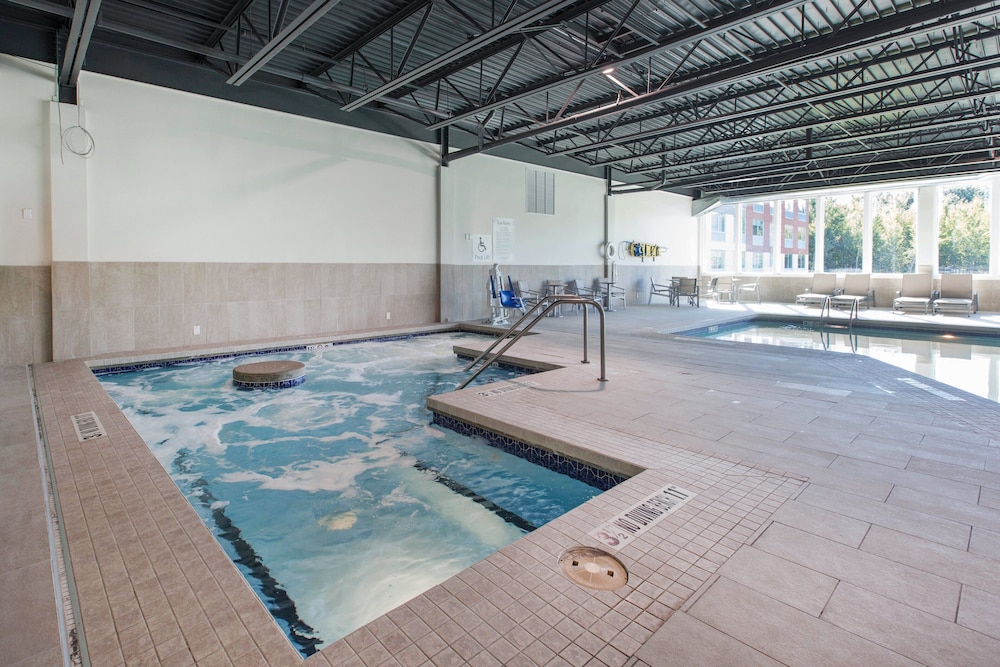 Holiday Inn Express & Suites Ludington by IHG - photo 14