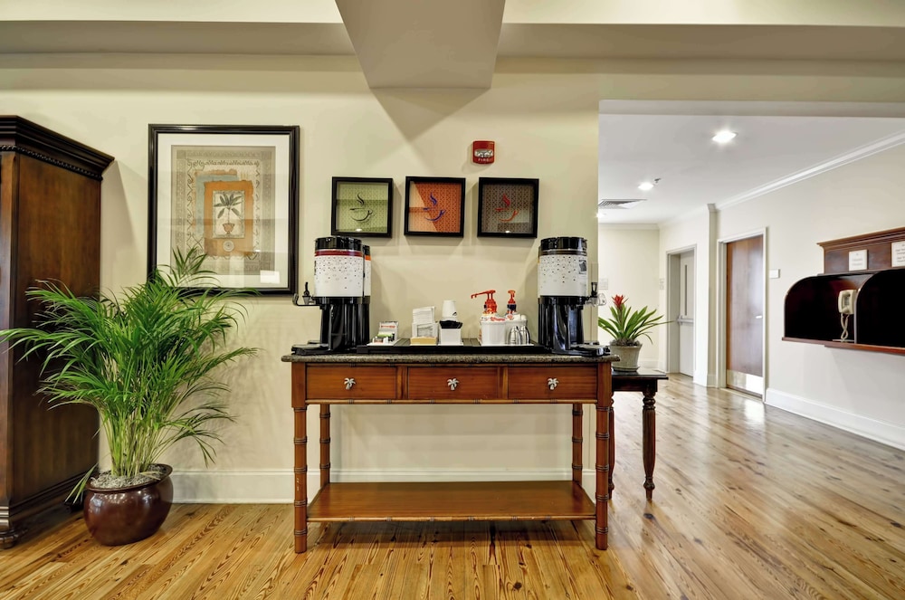 Hampton Inn & Suites Charleston West Ashley - photo 44