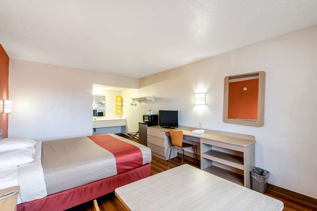 Motel 6 Anniston AL - photo 17