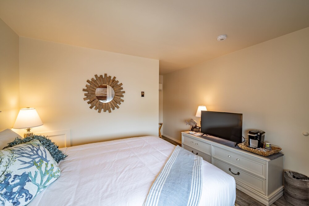 Ocean Glass Inn - photo 23