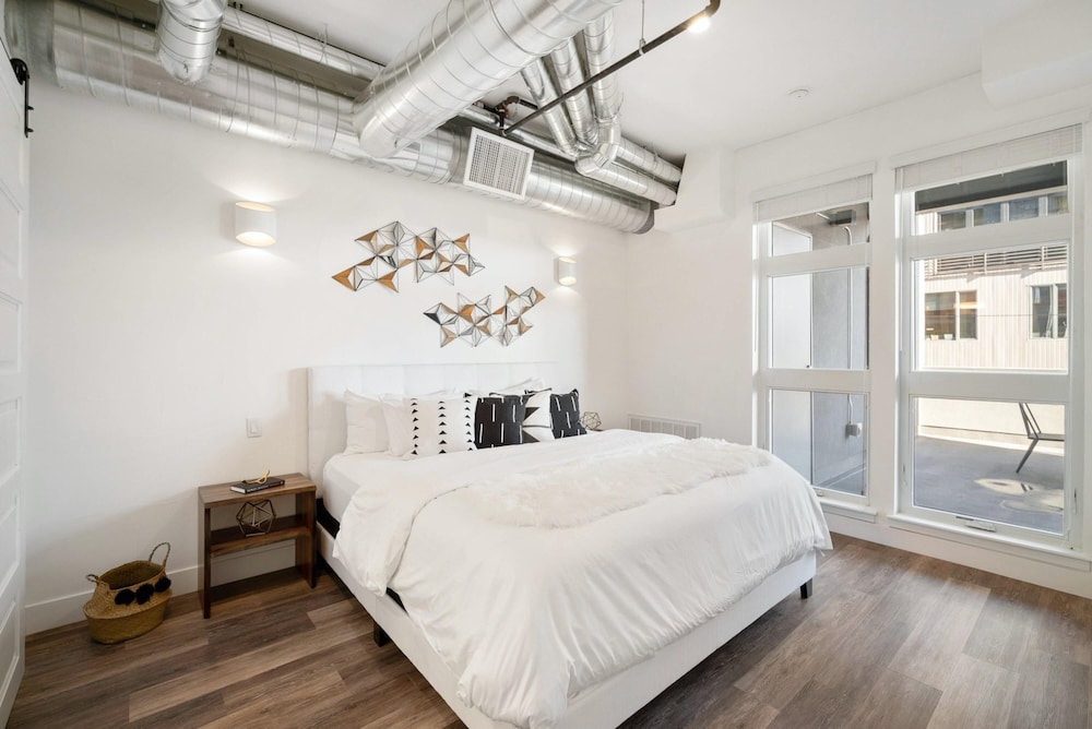Rino Art Lofts Urban Cowboy Loft with Skyline Views Denver - photo 2