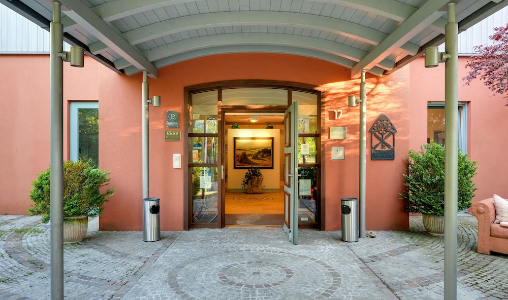 Hotel Gasthaus Rottner — 4-Star Luxury Hotel in Nuernberg, Germany