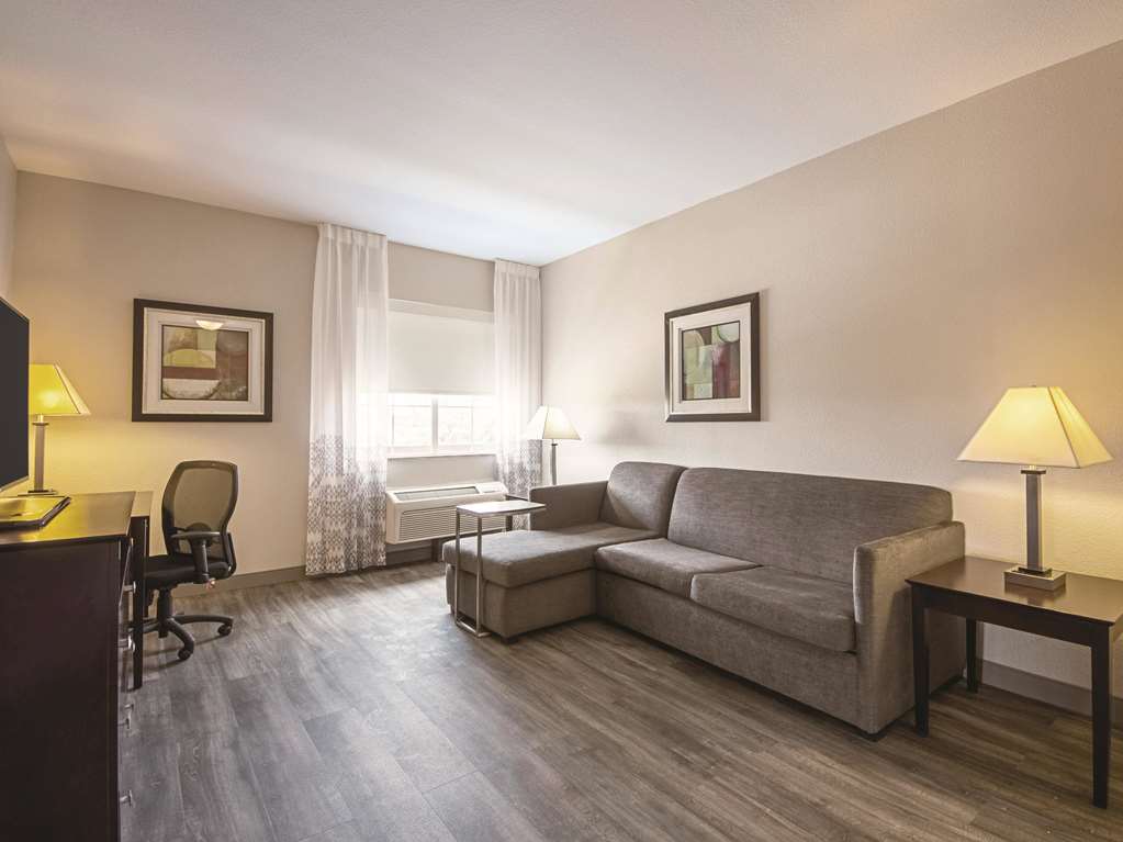 La Quinta Inn & Suites by Wyndham McKinney - photo 32