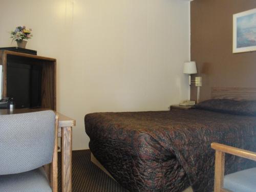 California Motel - photo 18
