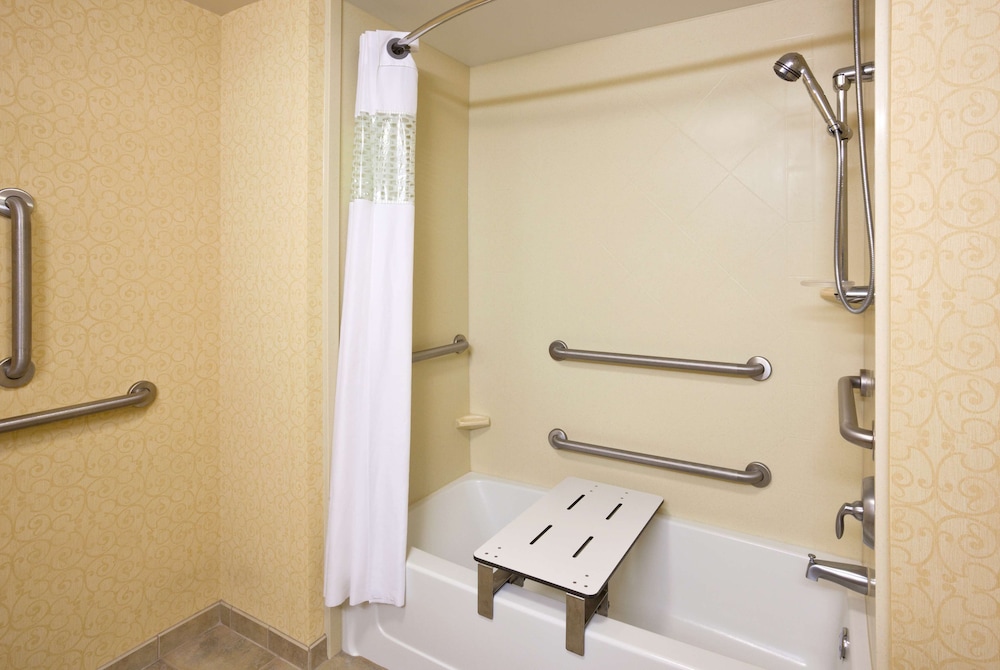 Hampton Inn & Suites Lino Lakes - photo 36