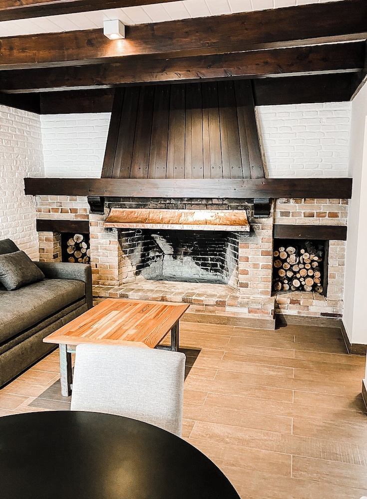 RentUp Casa Nautica en Bariloche a orillas del Lago Nahuel Huapi — 4-Star Luxury Hotel in San Carlos De Bariloche, Argentina