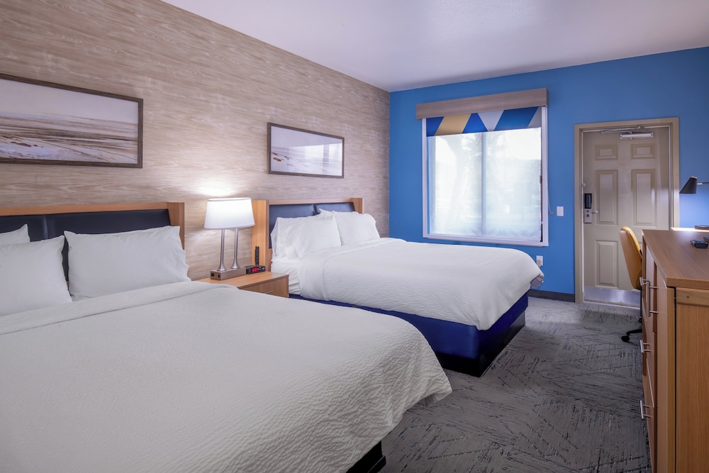 Holiday Inn Express Hotel & Suites Henderson by IHG - photo 3