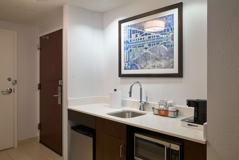 Hampton Inn Washington Downtown Convention Center - photo 30