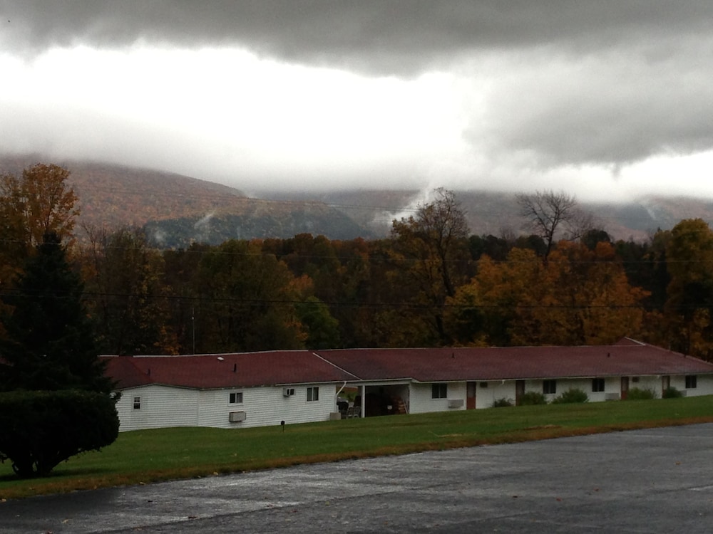 Four Winds Country Motel - photo 44