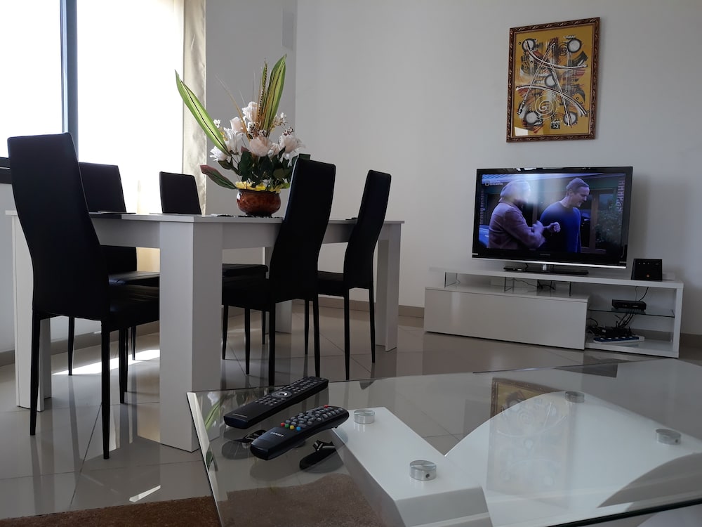 Un appartement de Standing sur la VDN — 4-Star Luxury Hotel in Dakar, Senegal