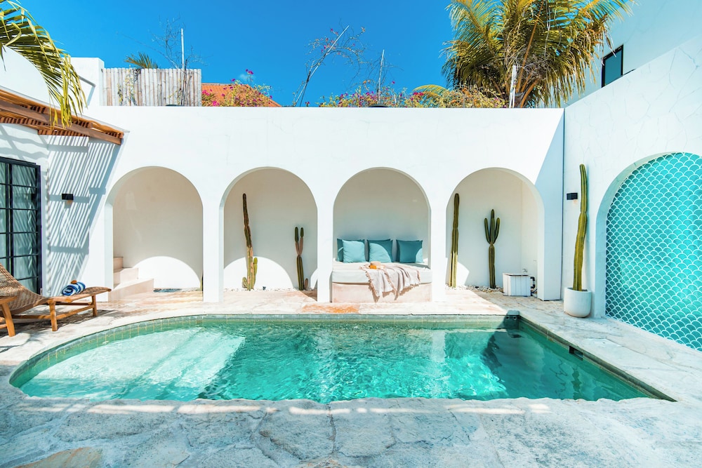 Villa The View — 4-Star Luxury Hotel in Canggu, Indonesia