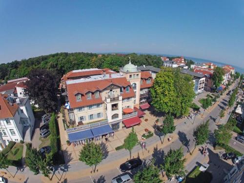 Appartementhaus Laguna — 4-Star Luxury Hotel in Ostseebad Kuehlungsborn, Germany