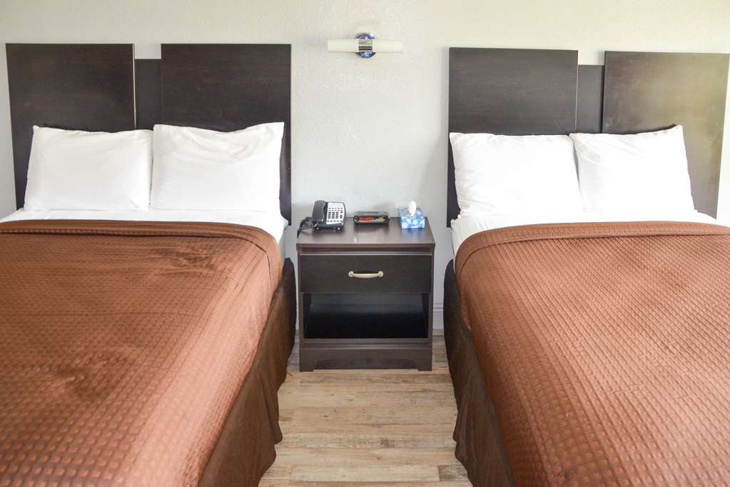 Rodeway Inn Sun City Center - photo 28