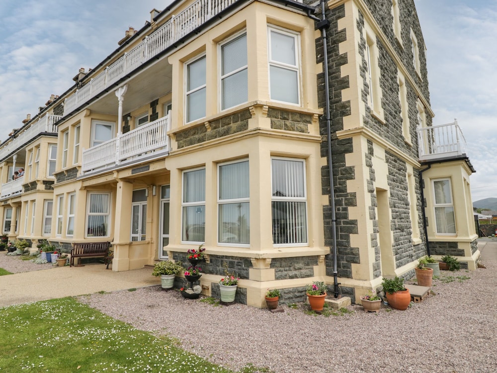 The Nook — 4-Star Luxury Hotel in Tywyn, United Kingdom