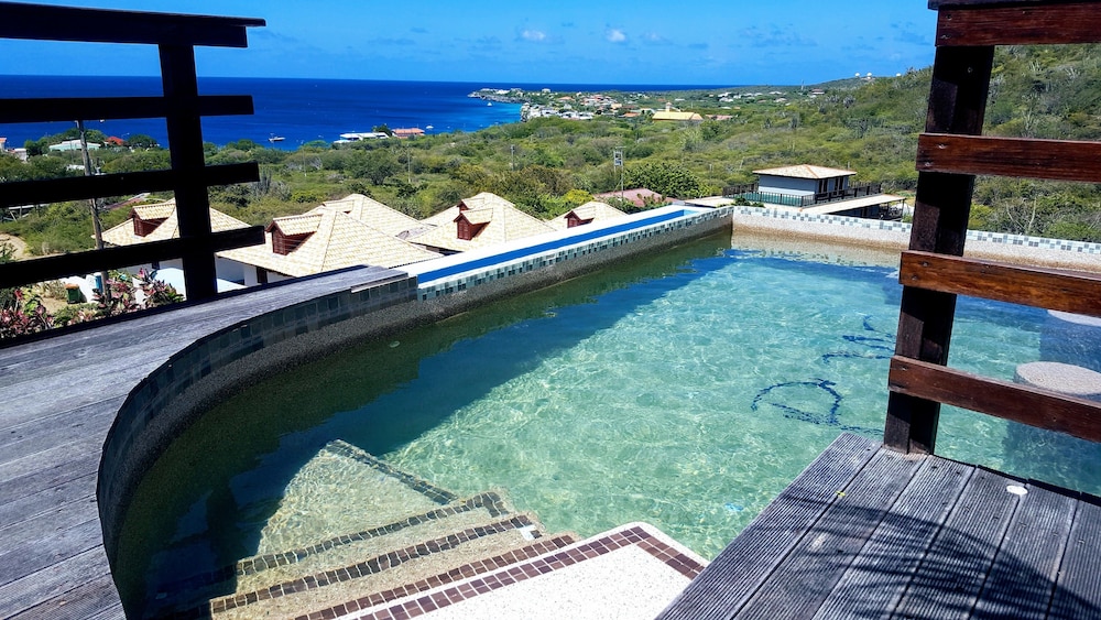 Punta West Bed & Breakfast — 4-Star Luxury Hotel in Willemstad, CURAÇAO