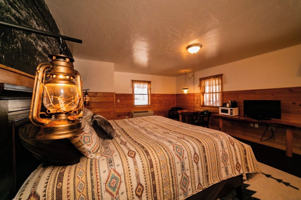 Chinook Winds Motel - photo 17